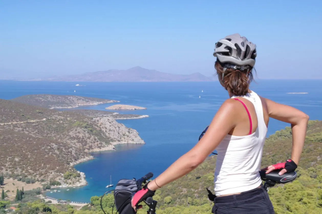exodus-travel-greece-fitness holiday cycling tour-overlook
